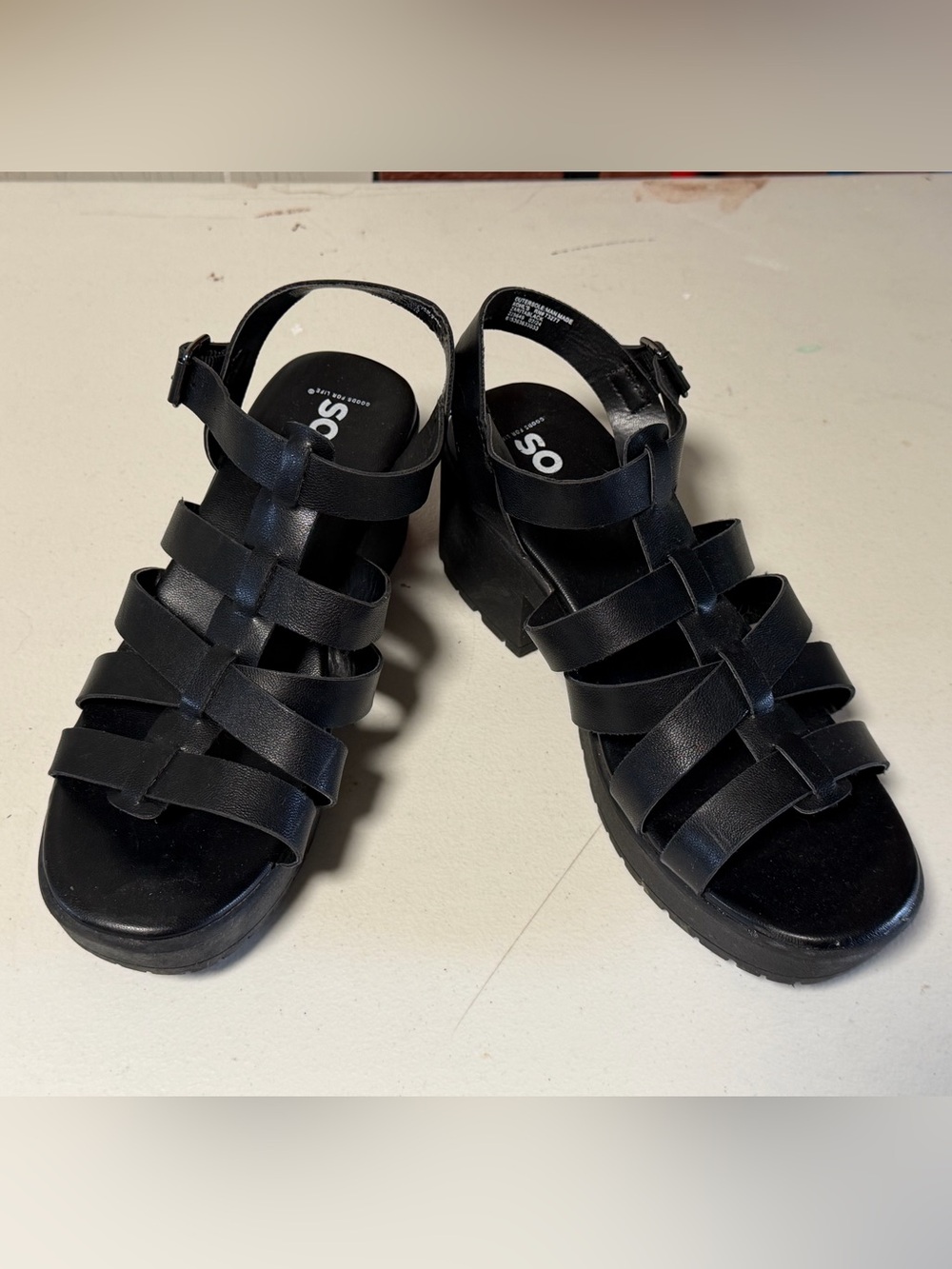 Size 10 SO Chunky Strappy Sandals
